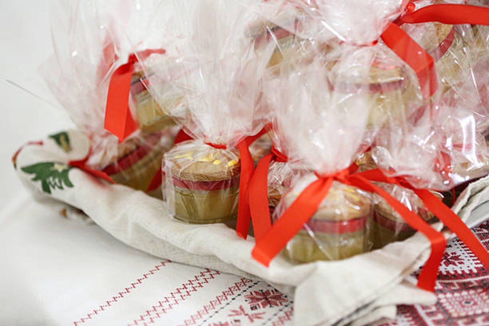 Why Premium Honey Makes a Beautiful Holiday Gift for Food Lovers